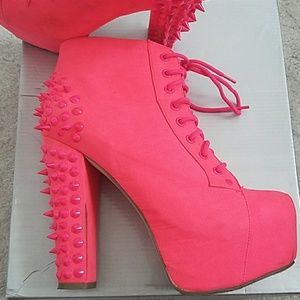 Breckelle's Spiked boots